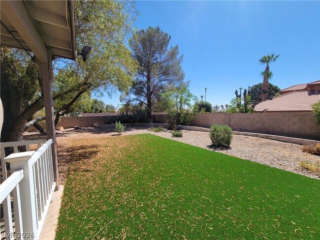 Building Photo - 3319 Palmdesert Way