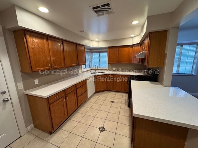 Building Photo - 17024 Crenshaw Blvd