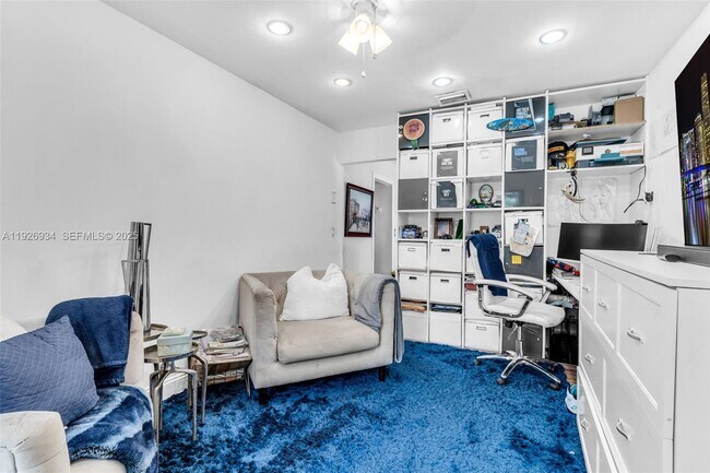 Building Photo - 1420 W Sandpiper Cir