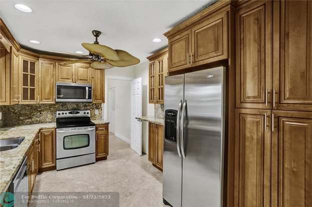 Building Photo - 361 SW 60th Ave