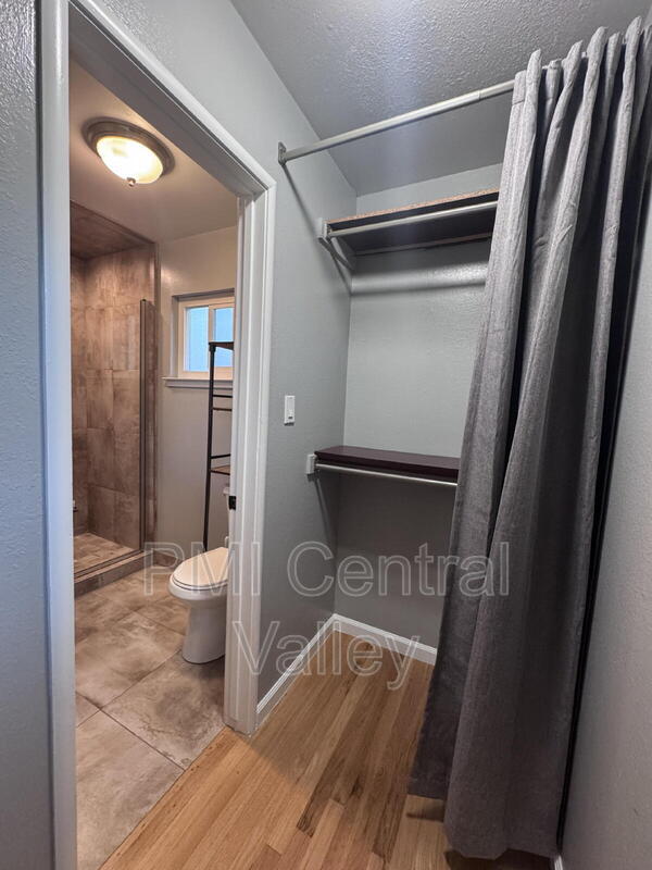 Building Photo - 1314 Carolyn Ave