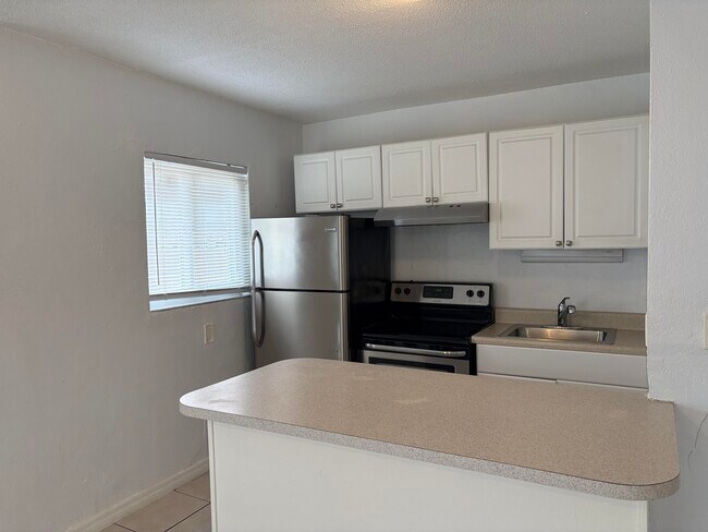 Primary Photo - 709 SW 13th Ave