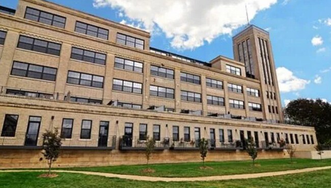 Building Photo - CW Lofts