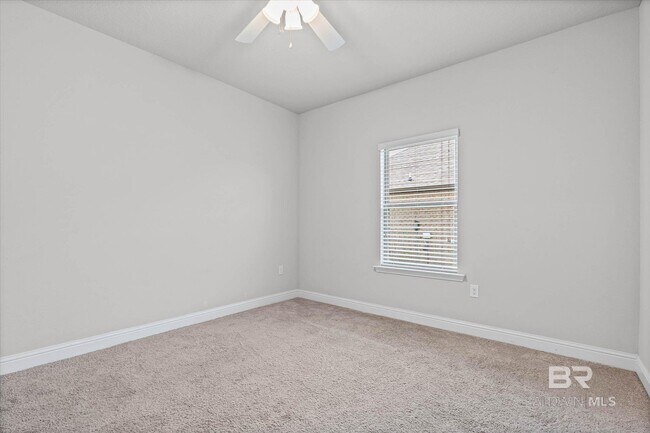 Building Photo - 21549 Yosemite Blvd