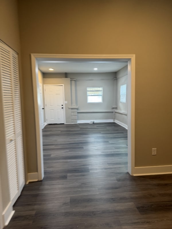 Building Photo - 1915 Phoenix Ave