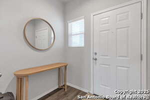 Building Photo - 610 Pleasanton Way