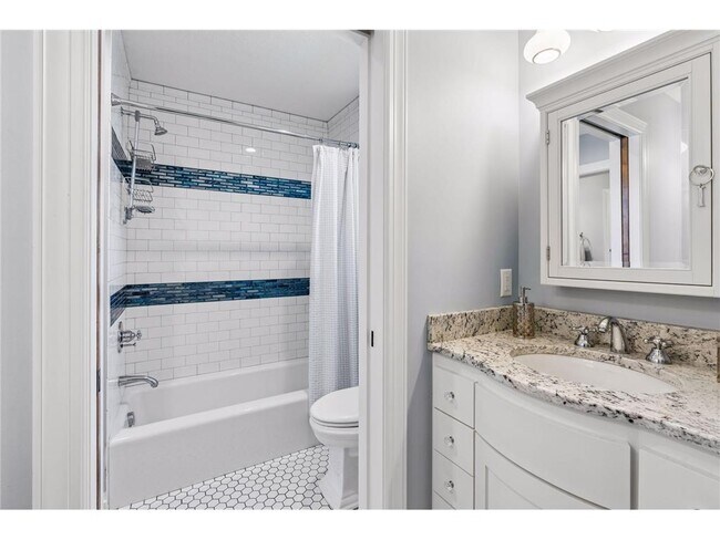 Building Photo - 4941 Island View Dr