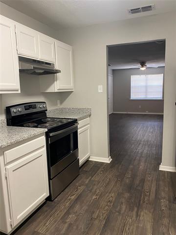 Building Photo - 1302 Berry Dr