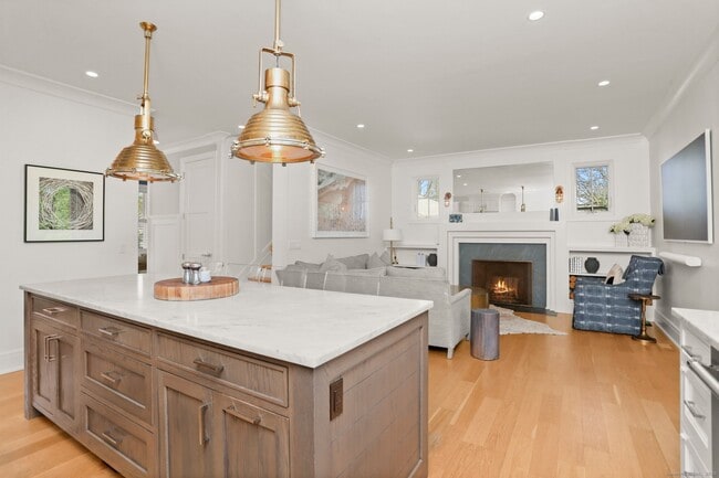 Building Photo - 4 Vani Ct