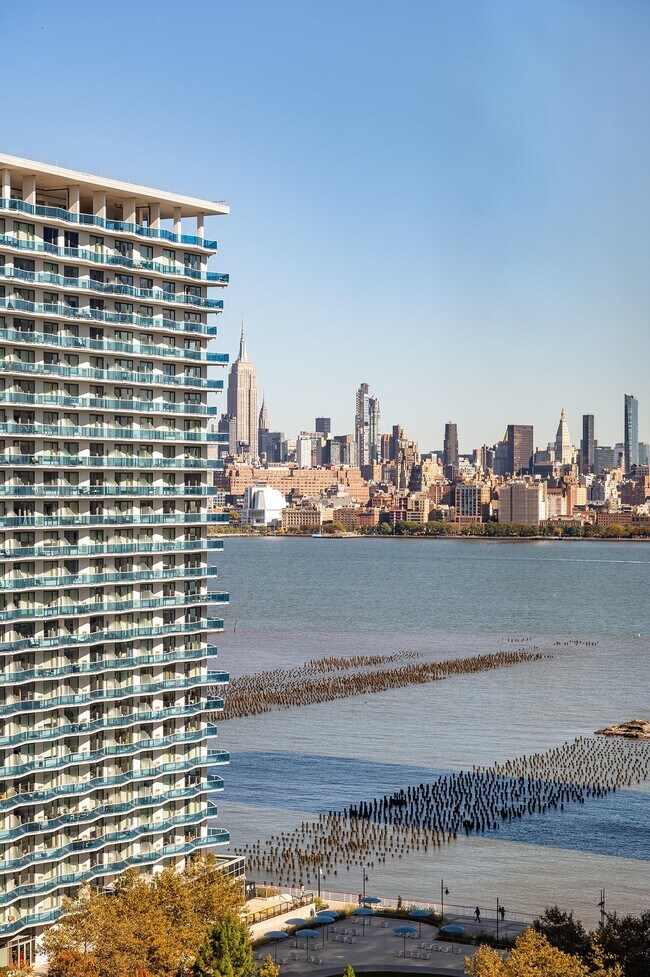 Building Photo - 75 Park Ln S