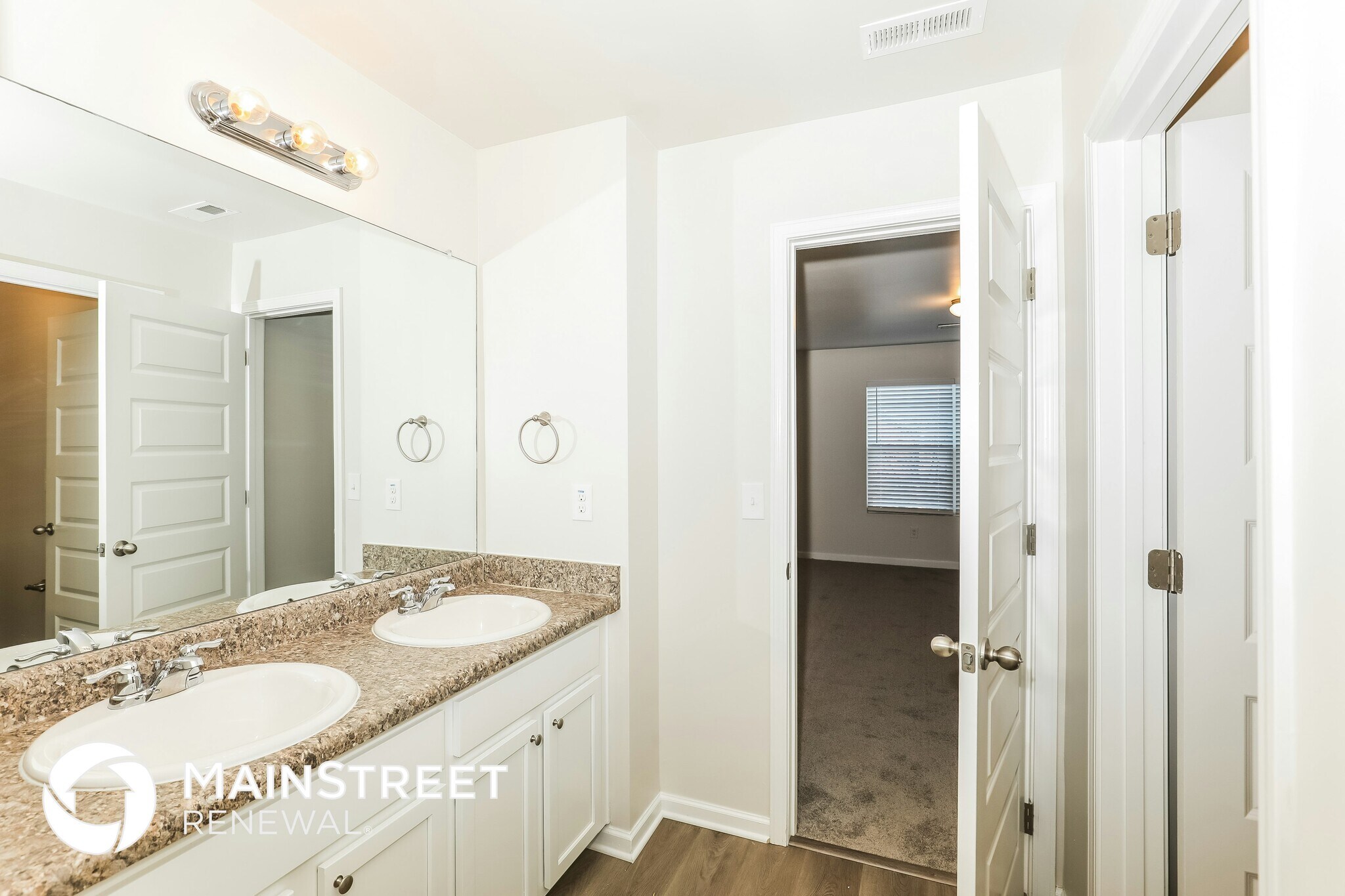 Building Photo - 573 Emporia Loop