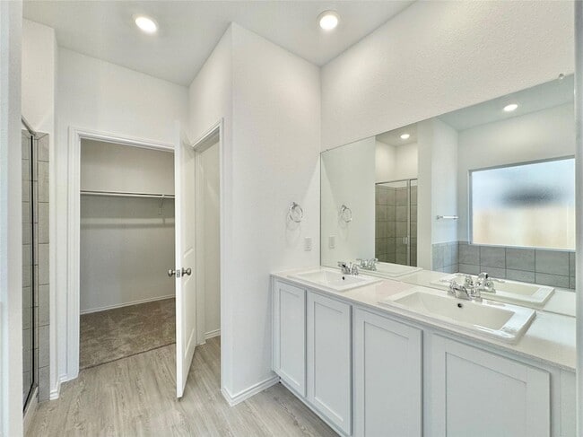 Building Photo - 1316 Acorn Oak Dr