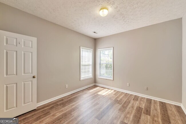 Building Photo - 38 Rockport Dr