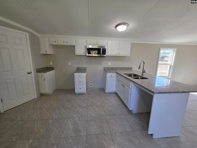 Building Photo - 714 Windy Rd