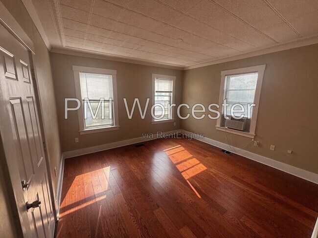 Building Photo - 174 Ingleside Ave