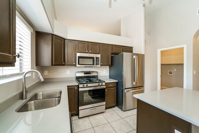 Building Photo - 66 W Freddie Canyon Way