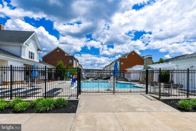 Building Photo - 7102 Druce Way