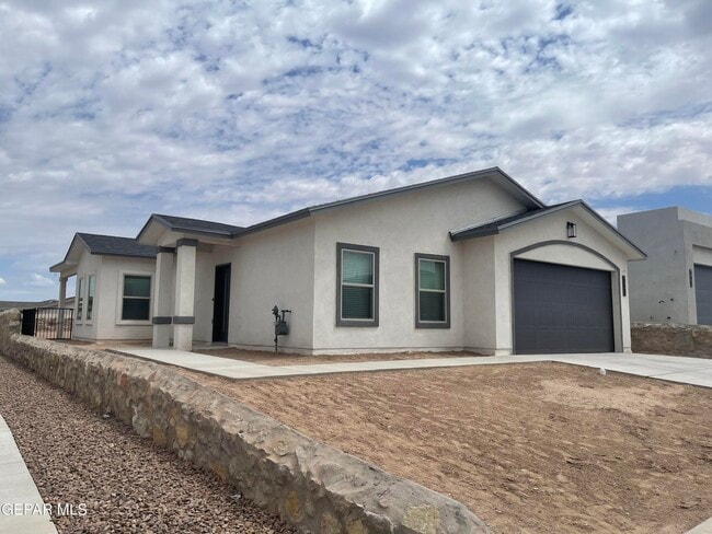 Primary Photo - 553 Osier Dr