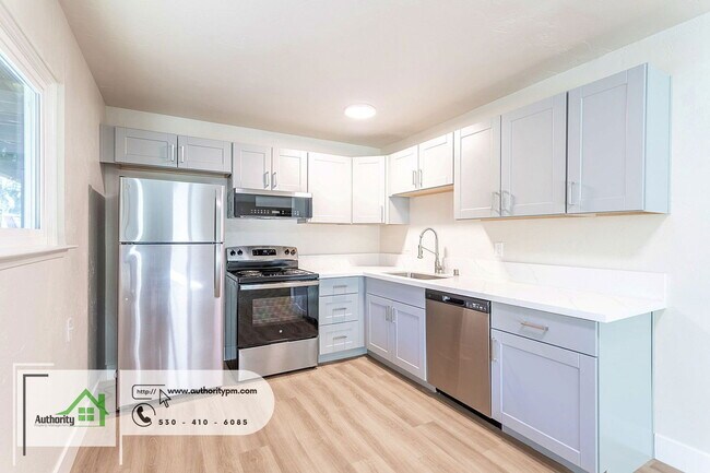 Building Photo - 1425 Orange Ave