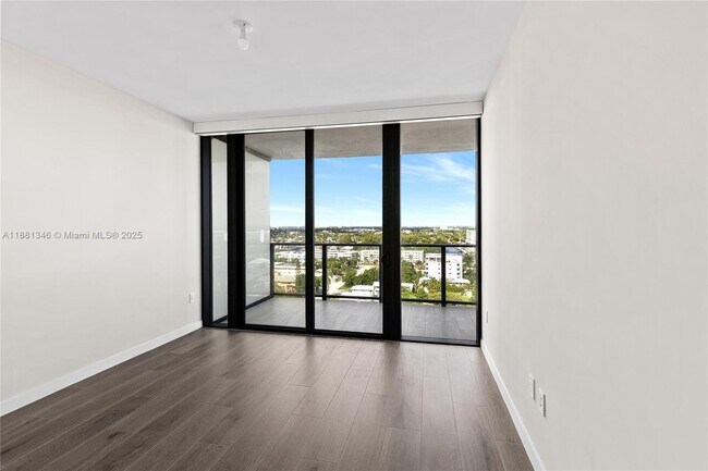 Building Photo - 1116 N Ocean Blvd