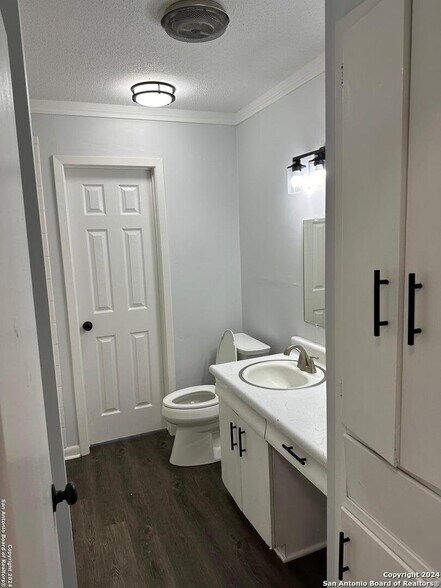 Building Photo - 7211 Westglade Dr