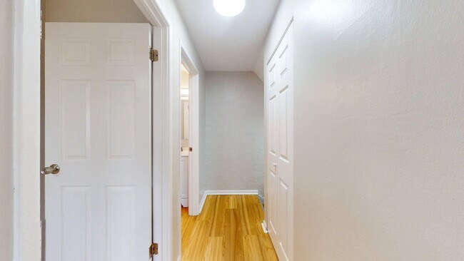 Building Photo - Elyria - fully updated two bedroom townhouse for rent!