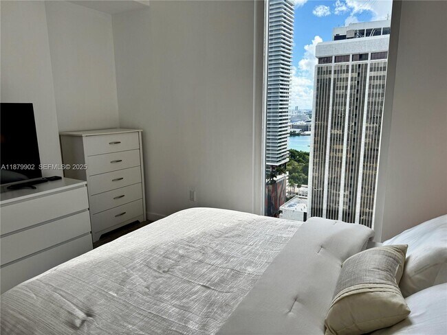 Building Photo - 151 SE 1st St