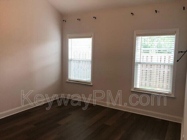 Building Photo - 2419 Sequoia Trl