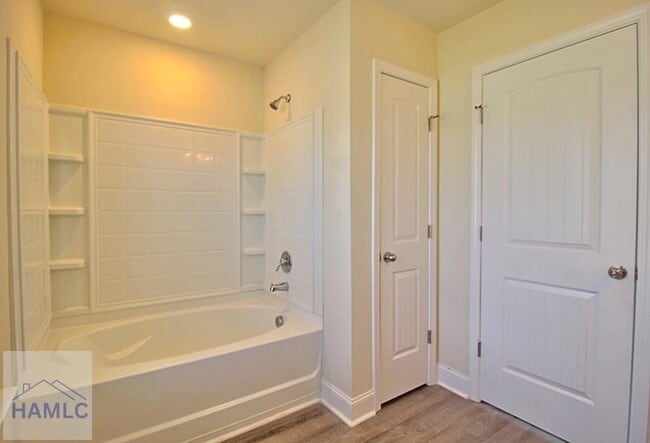Building Photo - 711 Mill Creek Cir
