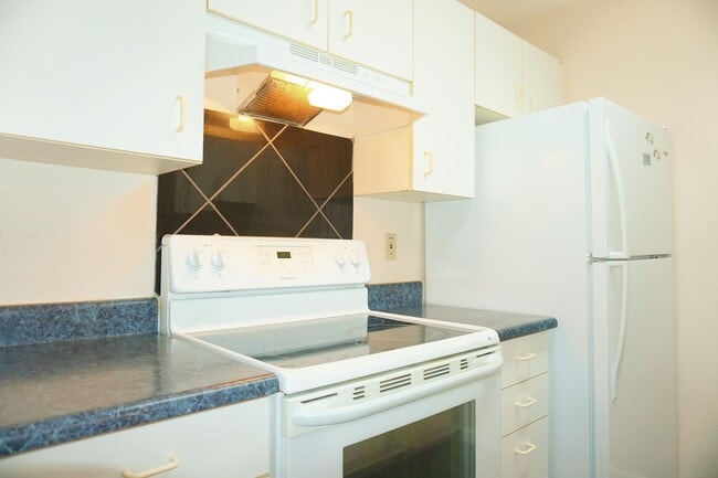 Building Photo - Garden at Launani Valley on Ground Floor with A/C