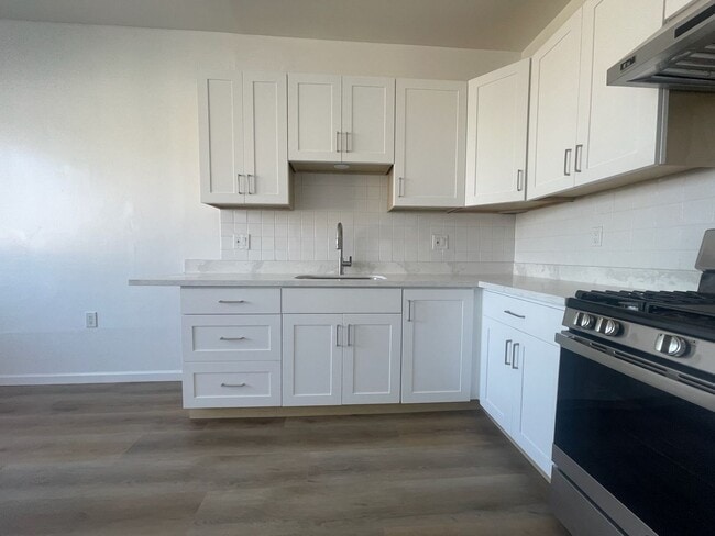 Building Photo - 1062 Washington St