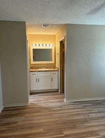 Building Photo - 2510 Cedarcrest Ct