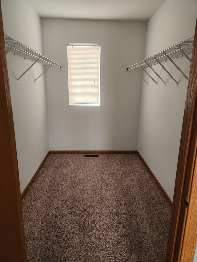 Building Photo - 1116 Heron Cir