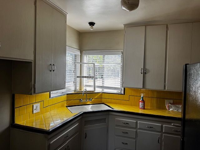 Building Photo - 9610 Rosecrans Ave