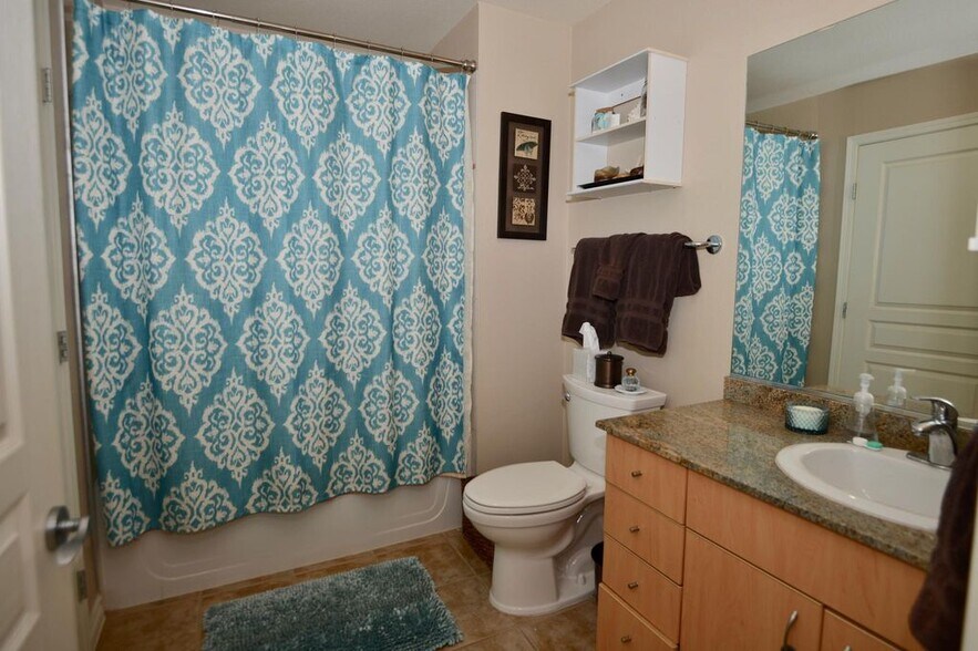 Second Bath - 300 W Beech St