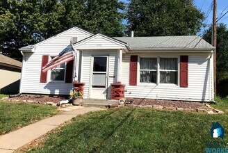 Building Photo - Cute 2 Bedroom 1 Bath House!