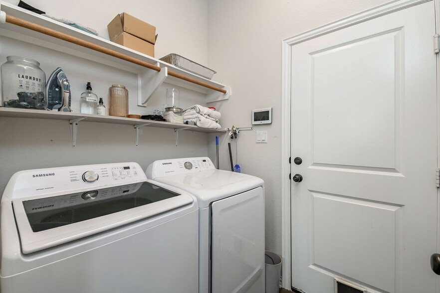 Building Photo - 5903 Eldora Dr