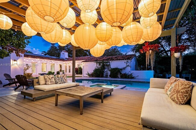 Building Photo - 113 NE 101st St