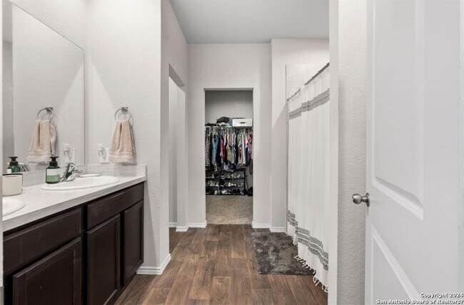Building Photo - 13911 Great Pnes Ct