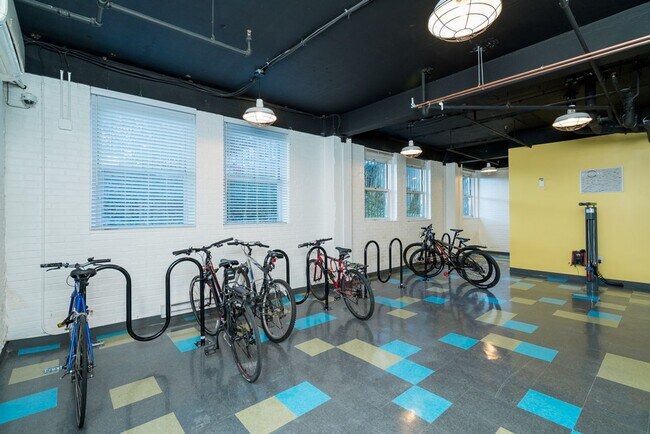 Building Photo - Loft Style 2 bedroom in East Falls