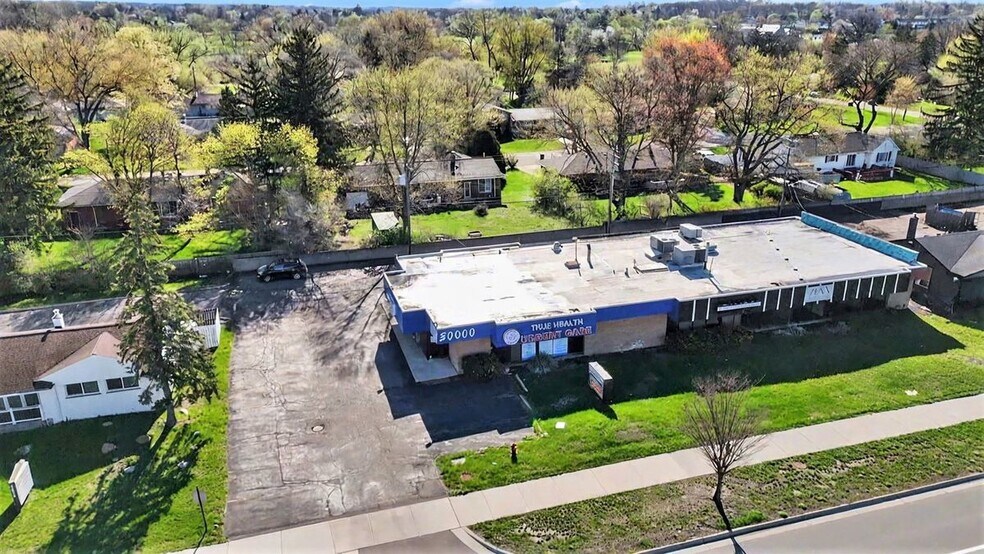 Building Photo - 30000 Orchard Lake Rd