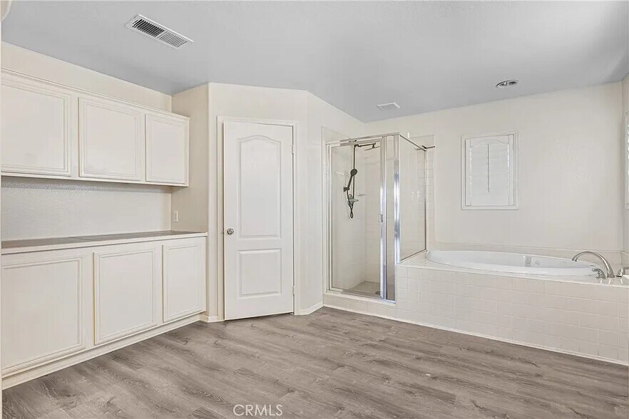 Building Photo - 1411 Scenic Ct