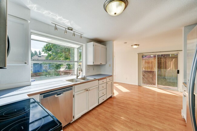 Building Photo - Welcome home to this charming two story in...