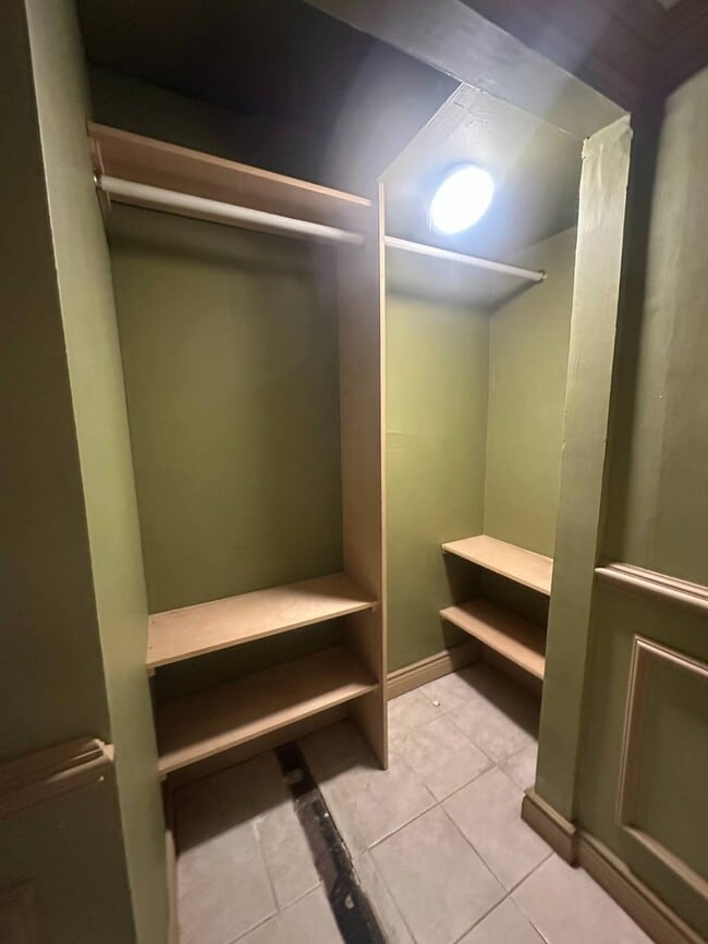 Building Photo - 443 Ridgewood Ave