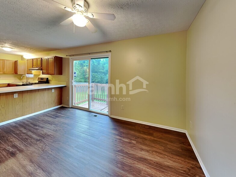 Building Photo - 1565 Tall Meadows Dr