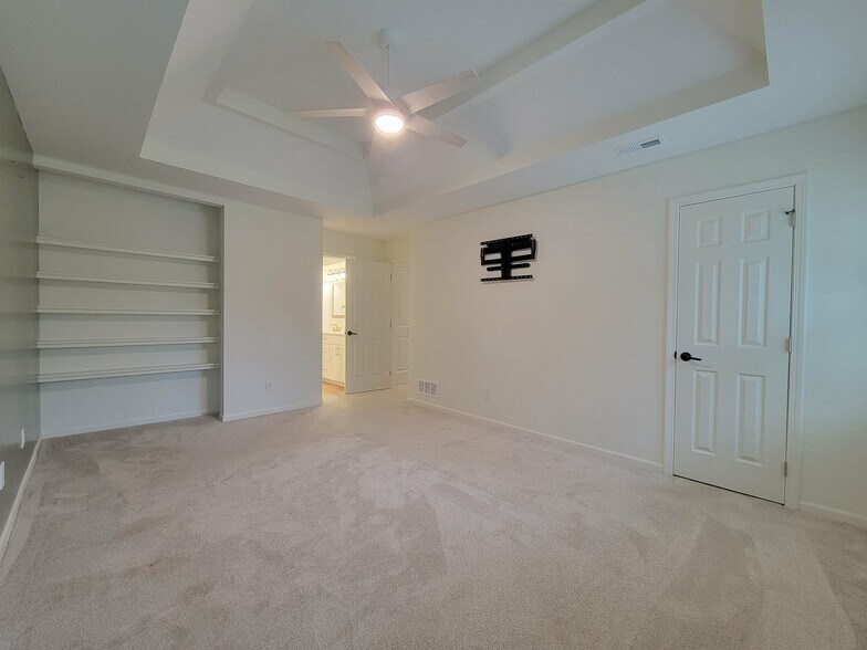 Building Photo - 1532 SE Silkwood Ln