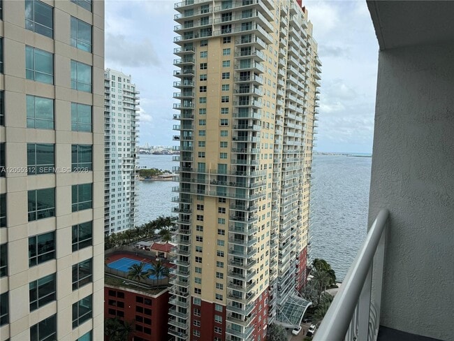 Building Photo - 1200 Brickell Bay Dr