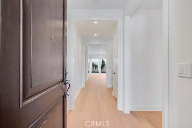 Building Photo - 64 Meander