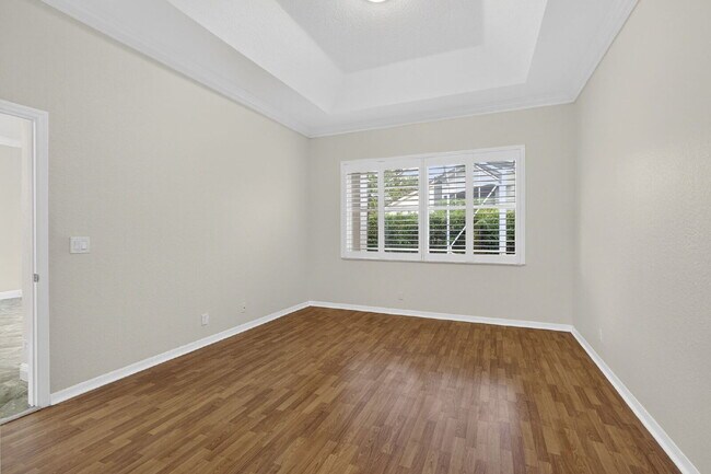 Building Photo - Beautiful & Spacious 3 Bedroom and 2 Bathroom with 2 Car garage and covered patio Home in West Pa...