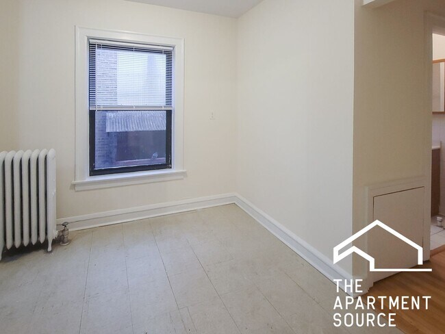 Building Photo - 5943 N Paulina St